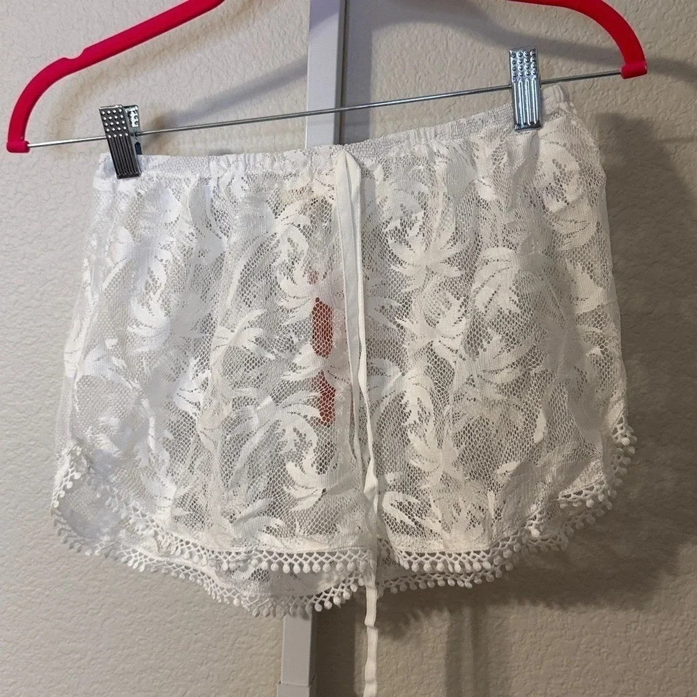Francescas White Lace Palm Tree Swimsuit Coverup Shorts Pom Trim SM Beachy - Picture 2 of 7